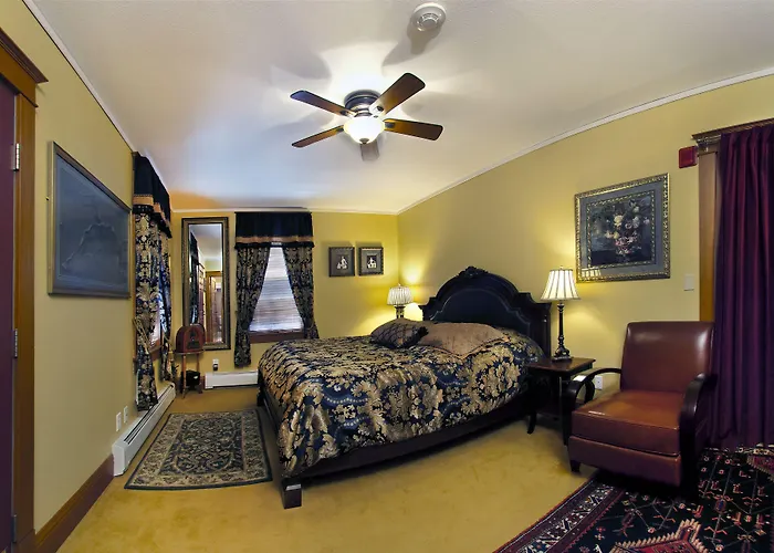 The Historic 3* Elk Mountain