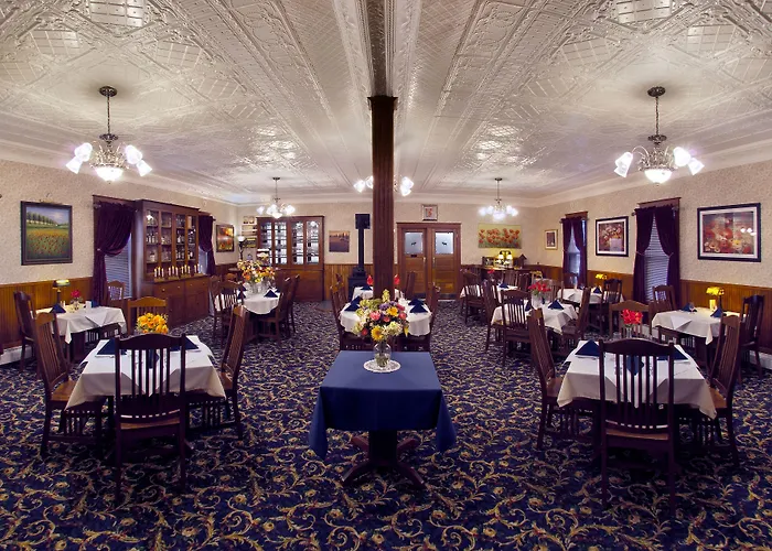 The Historic 3* Elk Mountain